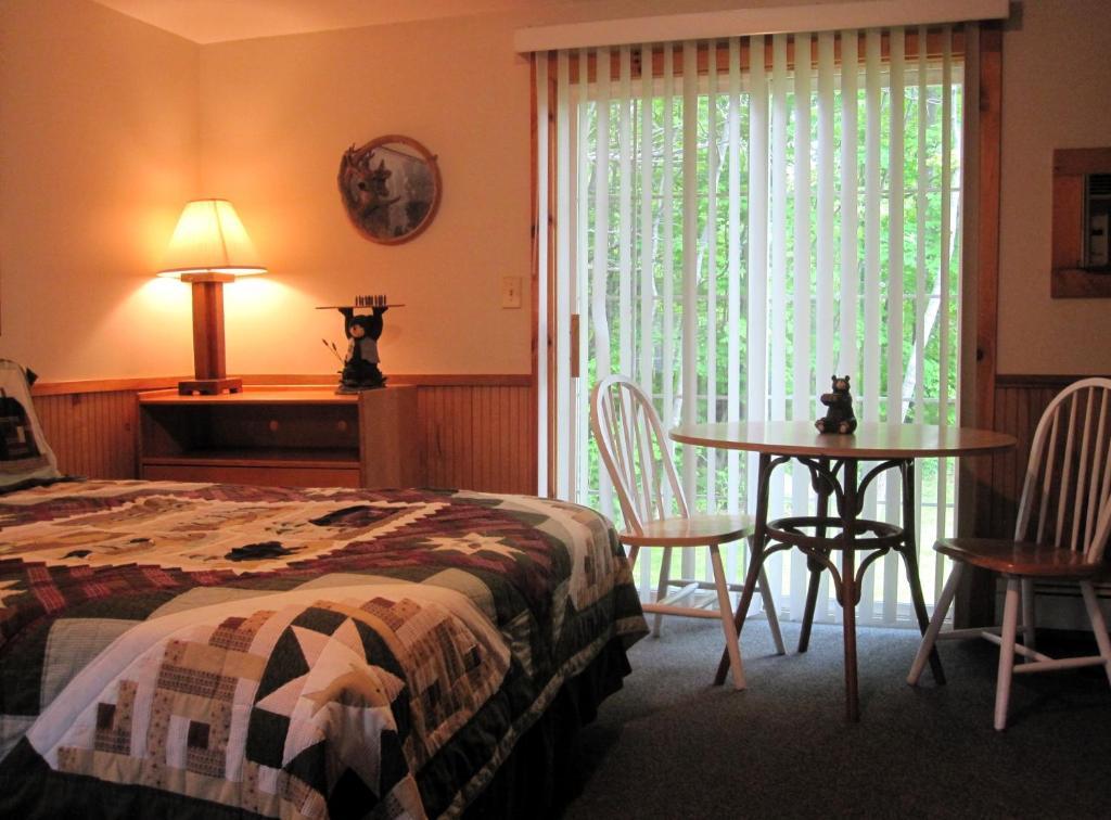 Bear Tree Lodge Weirs Beach Exterior foto